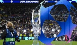 今日足球最新新闻爆料,转会风云再起，豪门争锋激烈