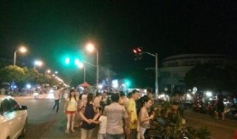 海屯路夜市最新爆料,美食狂欢夜，惊喜不断！